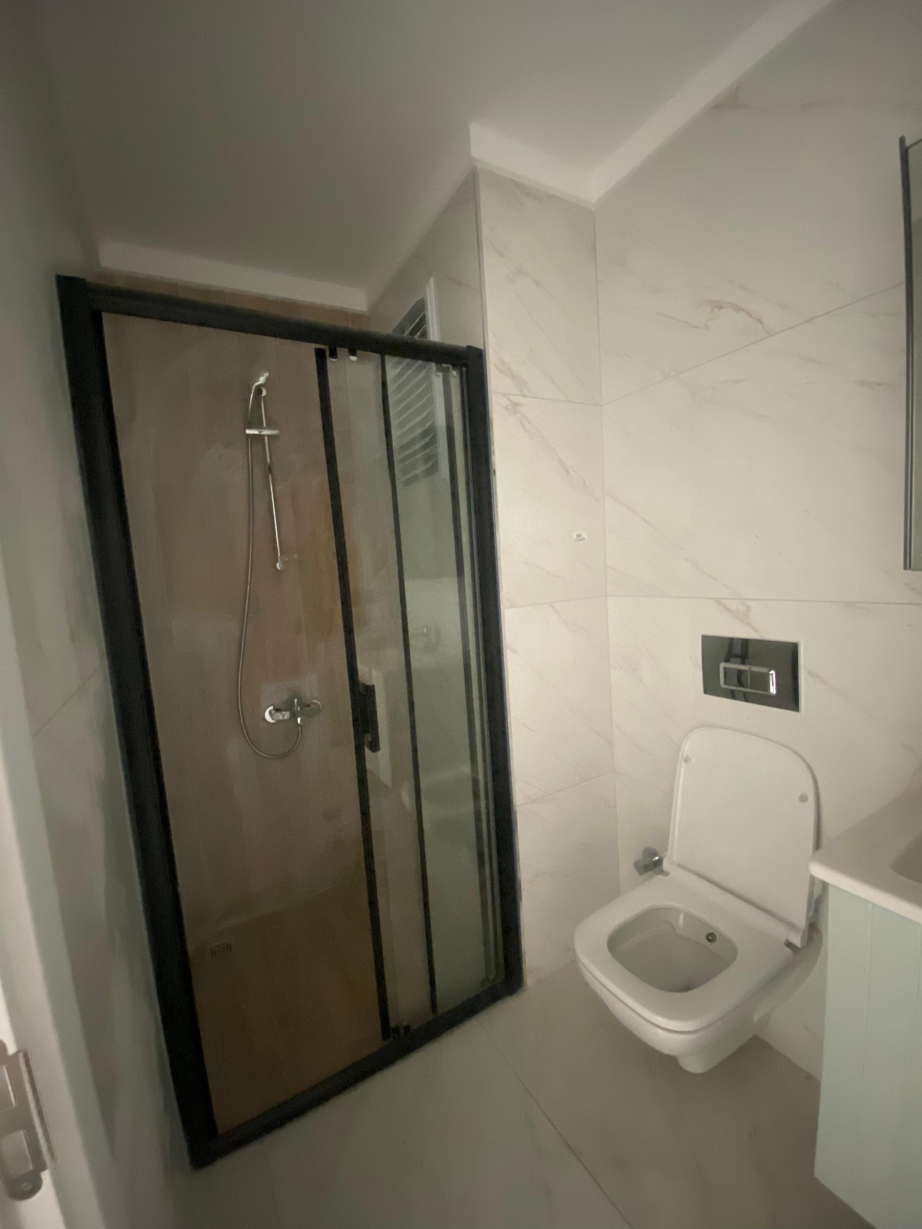 MABEL GAYRİMENKUL/ADACIK YAKAMOZ SİTESİNDE 1+1 SATILIK DAİRE